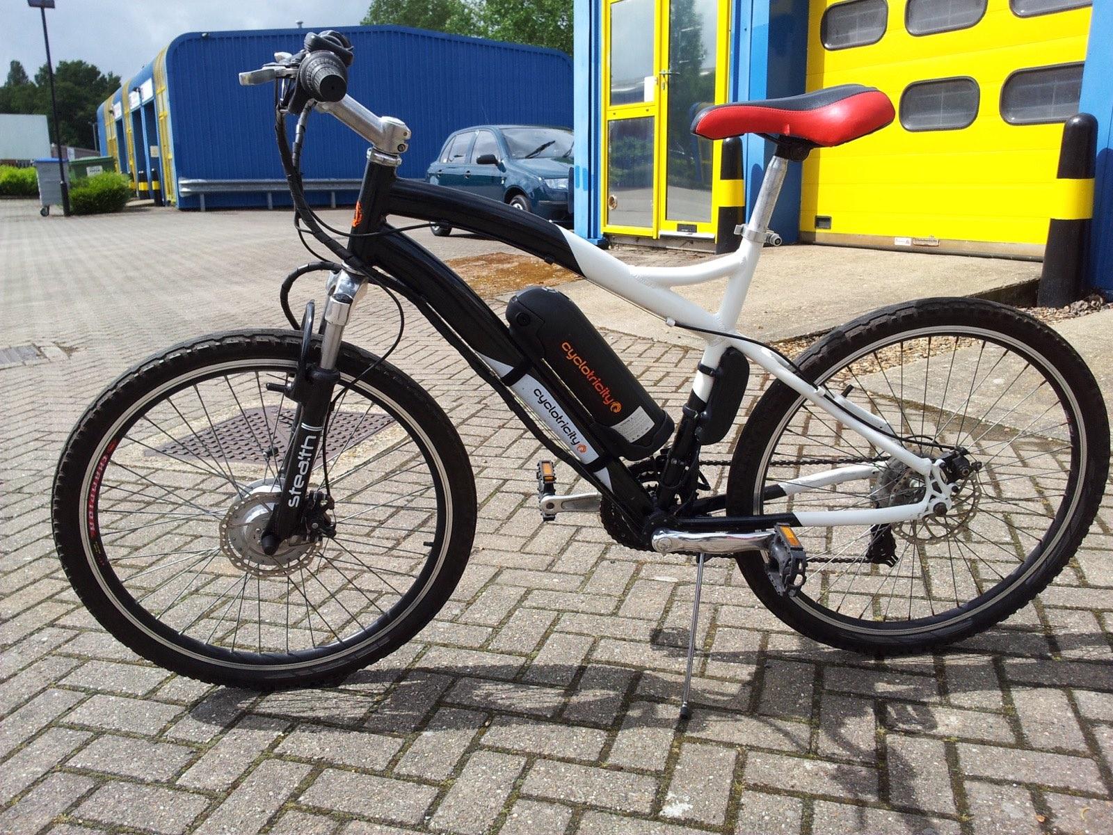 Wiel van een mountainbike met naaf