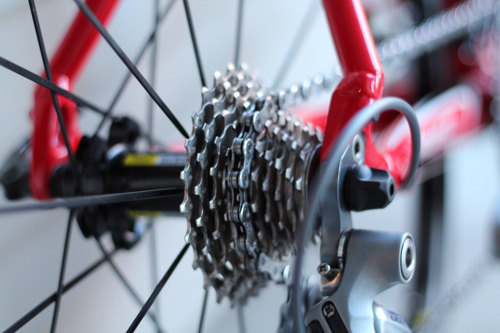 Versnellingen en cassette van een fiets